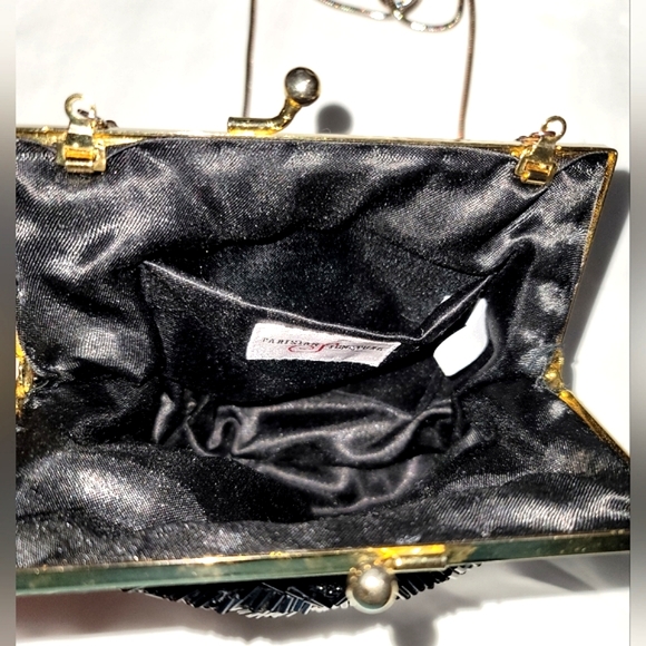 Parisian Signature beaded shell shaped evening bag - Picture 3 of 8